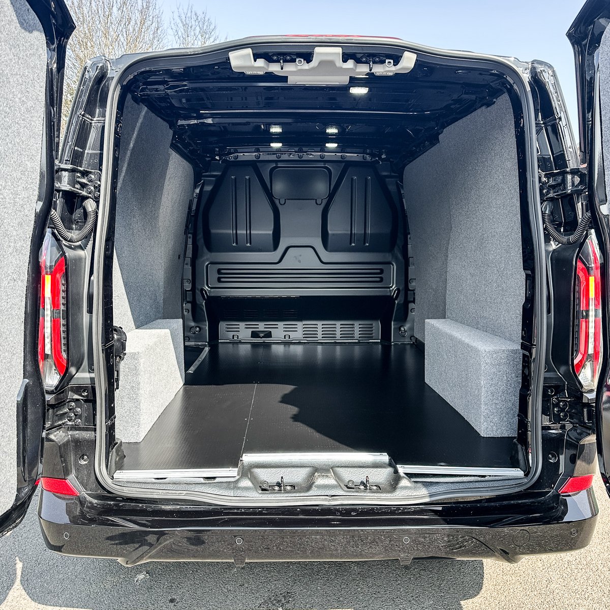 vehicleaccltd's tweet image. FORD CUSTOM 2025

🔵 Carpet Covered Side and Door Panels
🔵 Black Containerdeck Flooring

Contact us now for a FREE quote:
📞 0117 379 0279
📧 sales@vehicle-accessories.net
💻 vehicle-accessories.net

#vehicleaccessories #vanlining #lining #carpet #carpetlining #vancarpetlining
