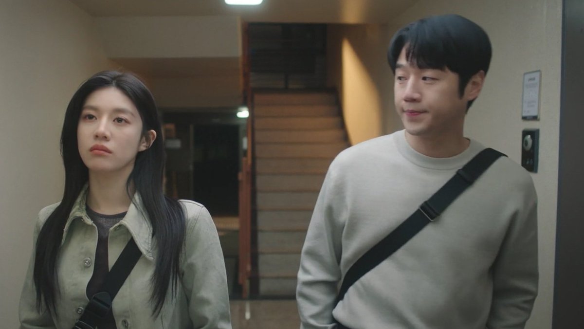 nophiasandverb's tweet photo. Gu Dowon's favourite view:

#ResidentPlaybook
#언젠가는슬기로울전공의생활
#GoYounJung #고윤정 
#ResidentPlaybookEp7 https://t.co/a3fGiFVlfS