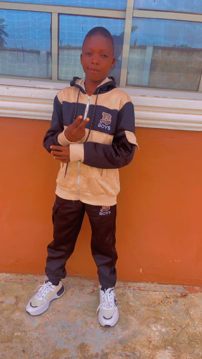 Missing Child ⚠️ 

Olamide was last seen at Adebayo Ado-Ekiti on Sunday  27th of April 

If you have any information kindly call 09061564235 or report to the nearest police station