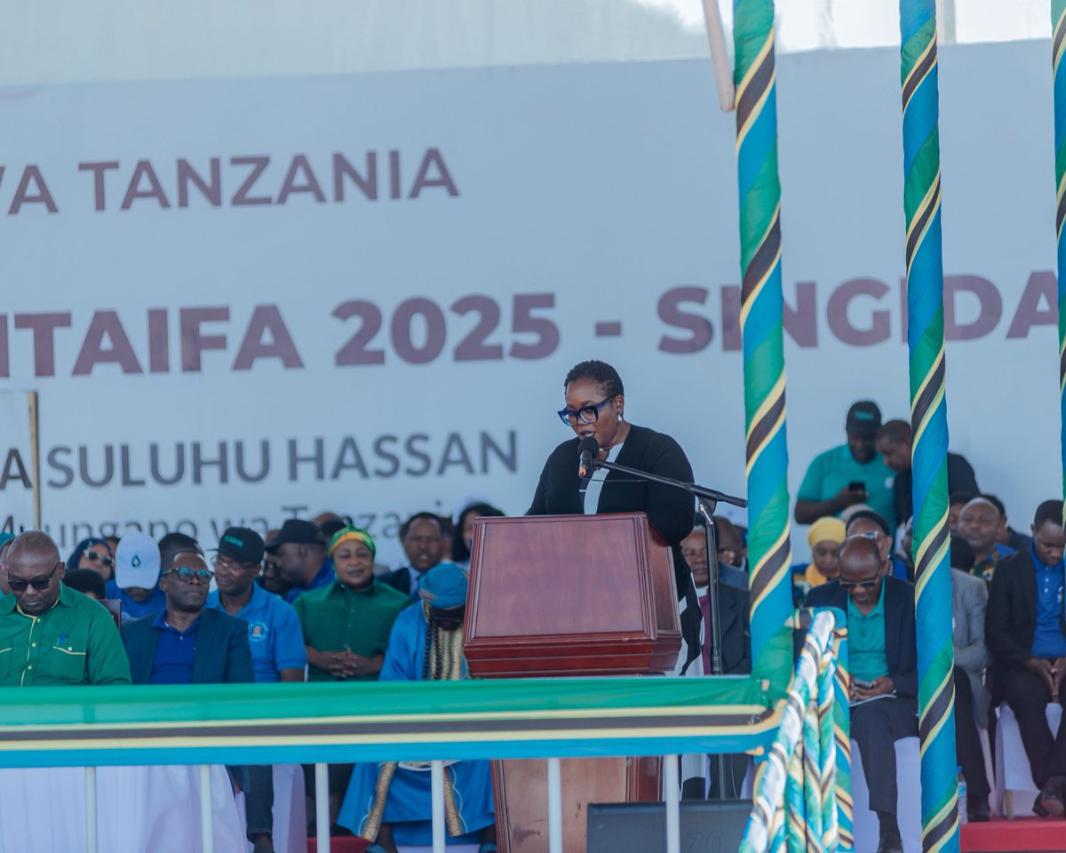 ilodaressalaam's tweet photo. Addressing the Labour Day Commemoration, @Khamati the Director Country Office for 🇹🇿🇧🇮🇰🇪🇷🇼🇺🇬 emphasizes the vital role of workers in building a resilient and equitable society. #LabourDay2025 #RespectForLabour https://t.co/YgwWV0xhD8