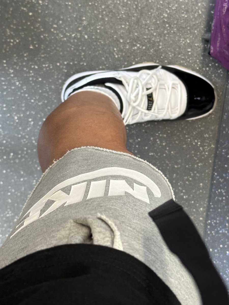 Watermon1234's tweet photo. AJ11 🏀👟 https://t.co/SpvJ0OtoVC