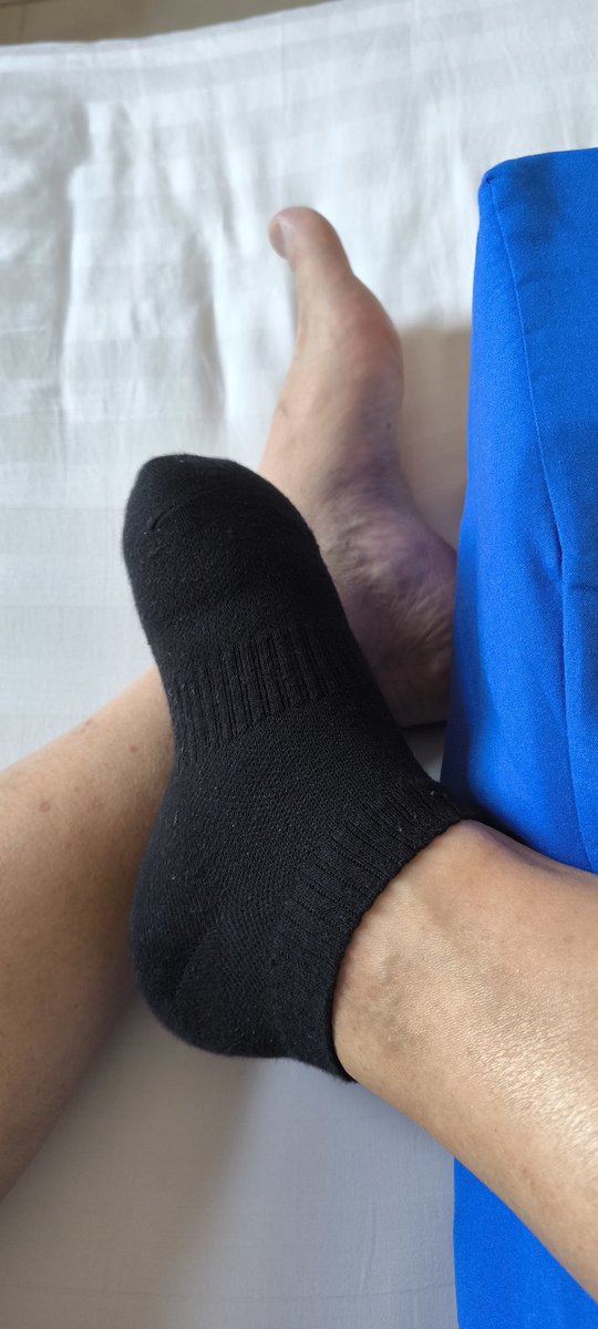 Man with small feet (@smallwith21693) on Twitter photo 