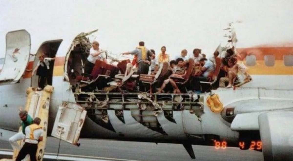 On April 28, 1988, the roof of an Aloha Airlines jet ripped off at 24,000 feet, but the plane still managed to land safely.