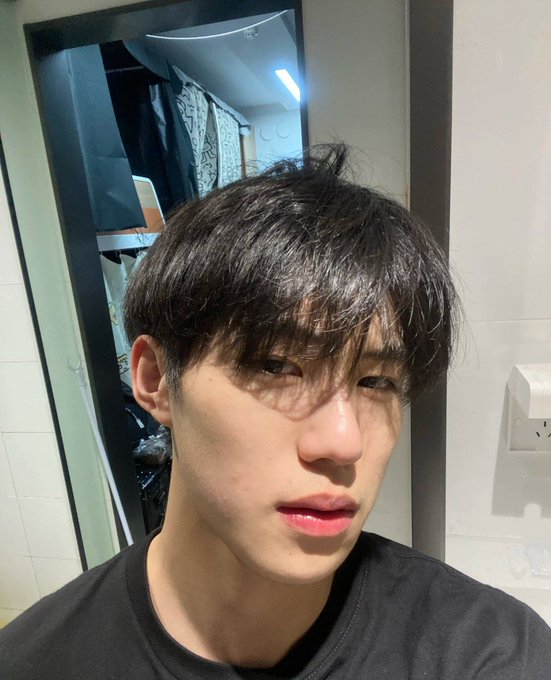 五一的酒店好贵啊，不找人约可惜了，所以有人找我约嘛，一个人住酒店好浪费，来个人陪我睡觉，不用你A钱，一起享受开心，有时间来的私我，喜年上