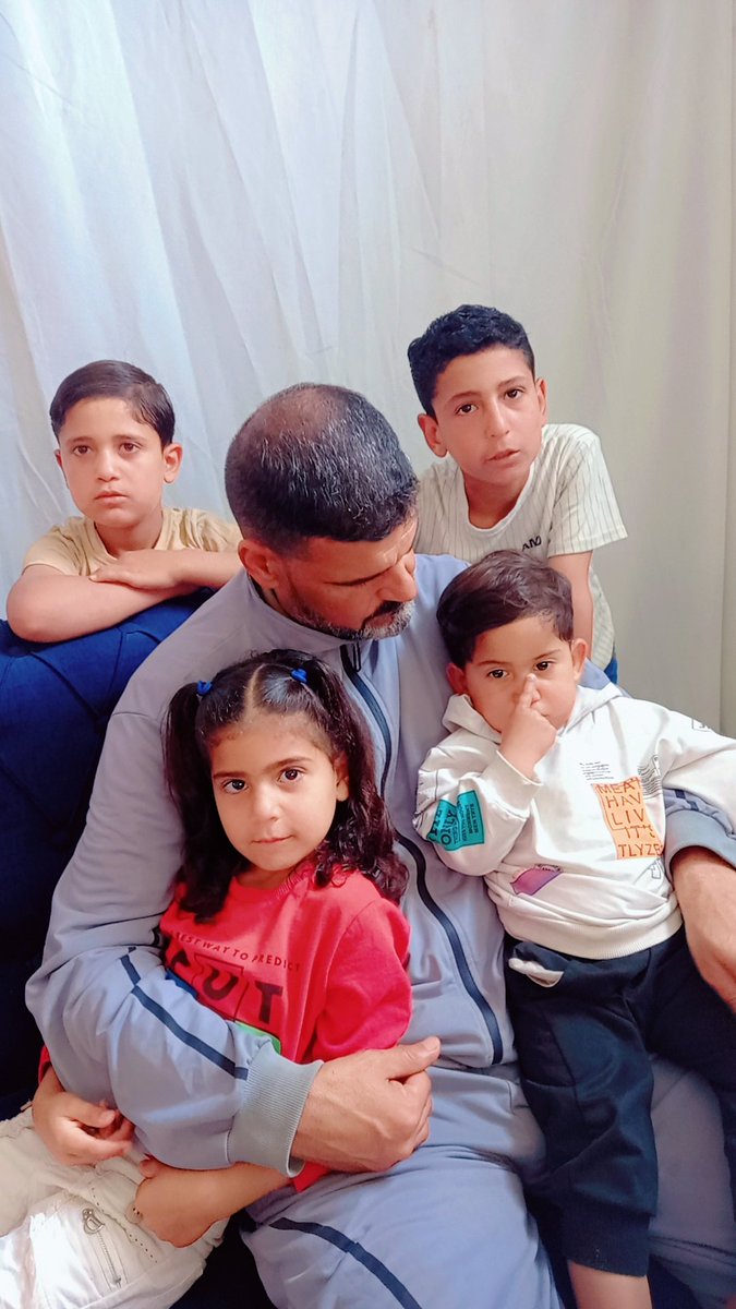 ekramalgbour's tweet photo. Here Gaza🇵🇸🇵🇸🇵🇸 
I, my husband and children 
We are still alive
https://t.co/L4JsKuqzsp https://t.co/x5K7qJyrPM