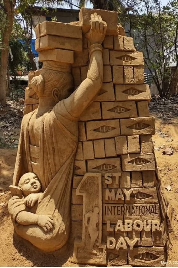 #मजदूर_खुशहाल_शिक्षामित्र_बदहाल
#मजदूर_खुशहाल_शिक्षामित्र_बदहाल
मजदूरों से भी बदतर शिक्षामित्रों के हालात।
फिर भी क्यों सुध नही ले रही योगी जी की सरकार।।
<a href="/myogiadityanath/">Yogi Adityanath</a>  <a href="/narendramodi/">Narendra Modi</a> <a href="/RSSorg/">RSS</a> <a href="/thisissanjubjp/">Sandeep Singh</a> <a href="/UPGovt/">Government of UP</a>
<a href="/PMOIndia/">PMO India</a> <a href="/CMOfficeUP/">CM Office, GoUP</a> <a href="/BJP4UP/">BJP Uttar Pradesh</a>
 <a href="/aajtak/">AajTak</a> <a href="/News18UP/">News18 Uttar Pradesh</a> <a href="/JagranNews/">Dainik Jagran</a>