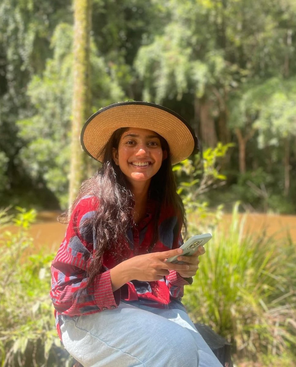 SaiPallavi_FG07's tweet photo. QUEEN'S Birthday Month is Here 🥹🤍

@Sai_Pallavi92 #SaiPallavi #BdayQueen https://t.co/82kbJ3OzTM