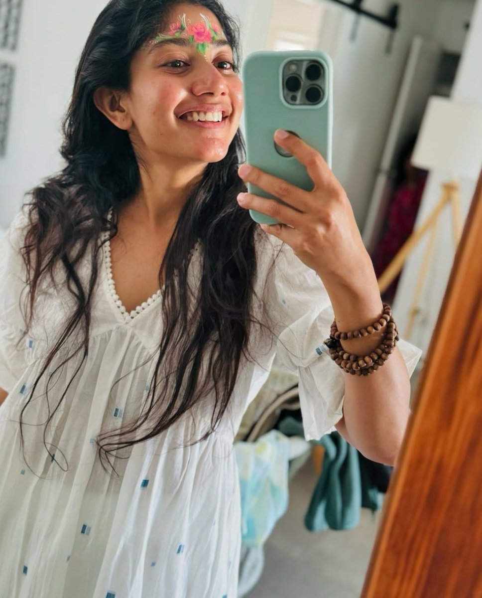 SaiPallavi_FG07's tweet photo. QUEEN'S Birthday Month is Here 🥹🤍

@Sai_Pallavi92 #SaiPallavi #BdayQueen https://t.co/82kbJ3OzTM
