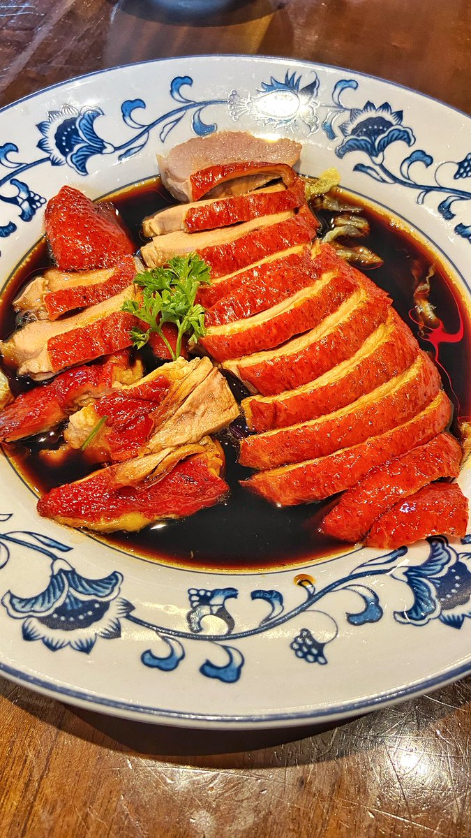 chi00s's tweet photo. Cantonese Roasted Duck 🦆 for lunch
.
.
#yummy #happytummy #cantonese #chinesefood #roastedduck #duck #delish #delicious #lunch #goodfood #foodporn #foodggram #instafood #foodgasm #foodies #foodie #suckmyduck #jakarta https://t.co/RCoLRwjWu2