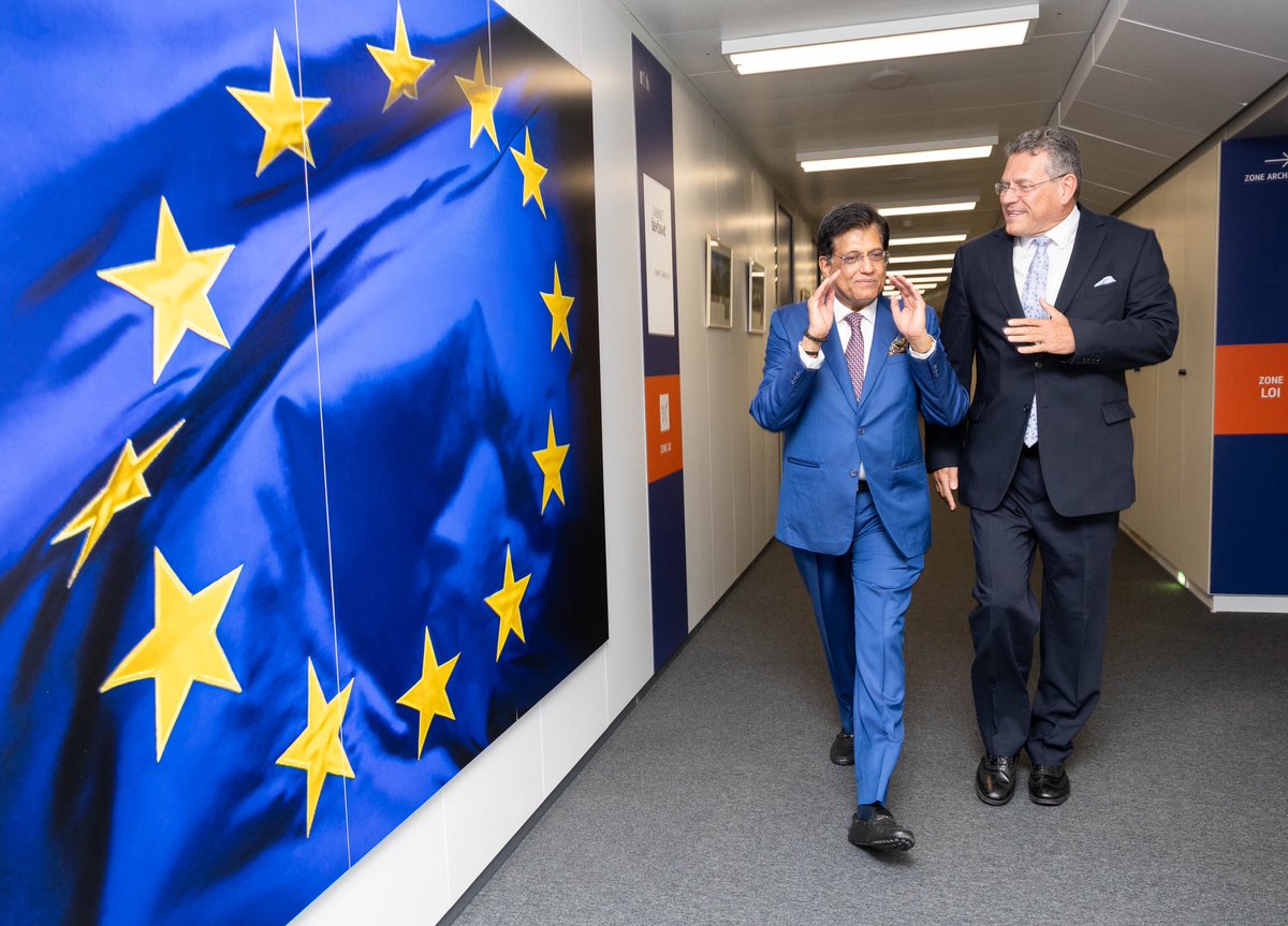 MarosSefcovic's tweet photo. 🇪🇺🇮🇳 Glad to host Minister - and my friend - @PiyushGoyal. In today's uncertain times, our businesses are looking for opportunity, access, predictability.

And that's exactly what we're working to deliver: a commercially meaningful deal, opening up markets for goods and services. https://t.co/rTgpTwZXPT