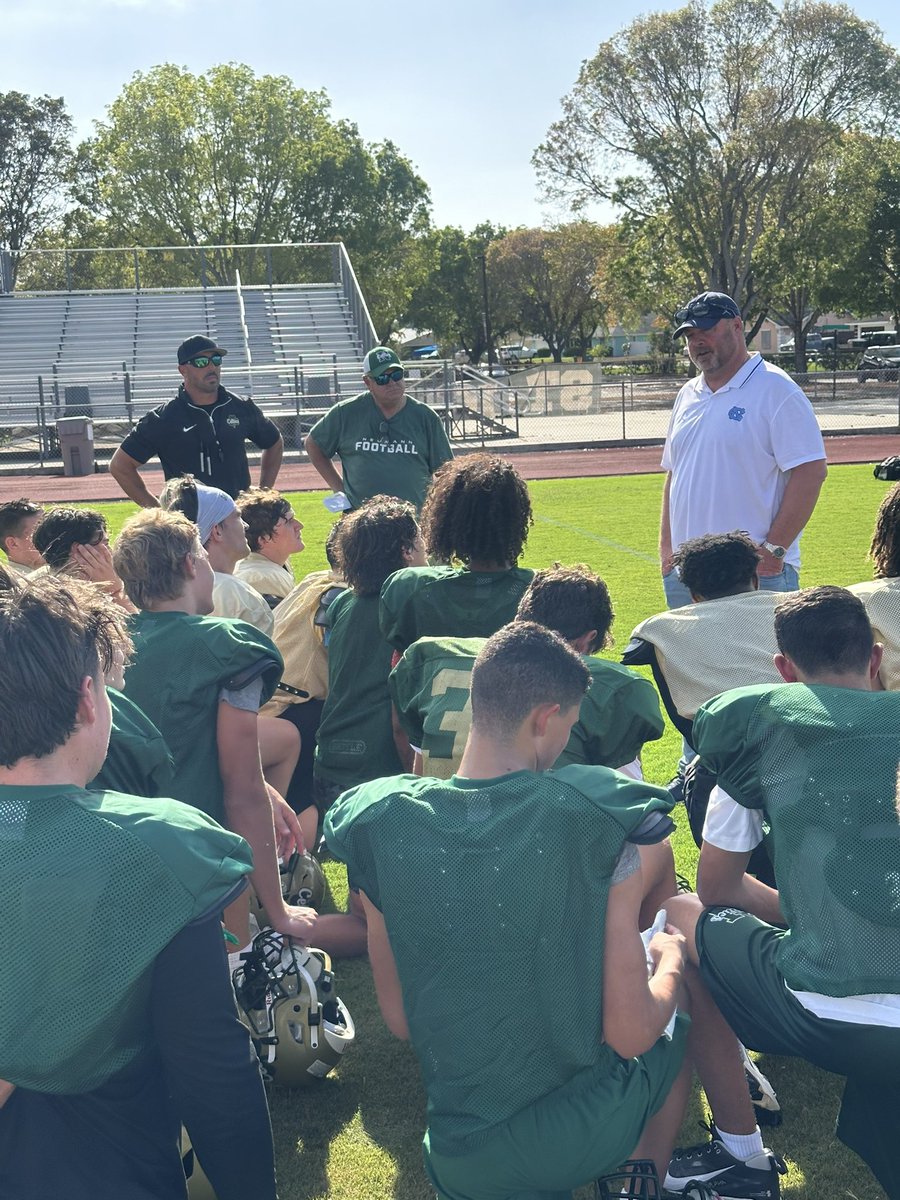 Chris Maragos (@chrismaragos) on Twitter photo It was an honor and privilege to have <a href="/CoachFKitchens/">Freddie Kitchens</a> and <a href="/UNCFootball/">Carolina Football</a> out to practice to see our guys. We battled against each other during our time in the NFL and awesome to see all the great things heās doing at UNC! It was an honor and privilege to have <a href="/CoachFKitchens/">Freddie Kitchens</a> and <a href="/UNCFootball/">Carolina Football</a> out to practice to see our guys. We battled against each other during our time in the NFL and awesome to see all the great things heās doing at UNC!