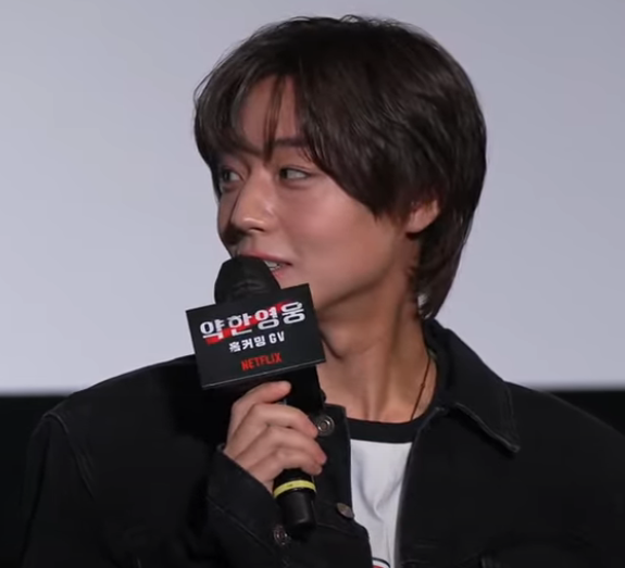 i cant focus on what theyre talking abt my head EMPTY JUST HYUNWOOK JIHOON HSSJHGFHJDJK