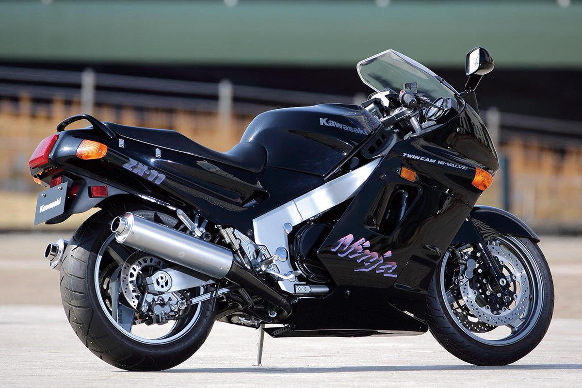 だかみ 90 カワサキ ZZ-R1100(ZX-11)の解説❗️ 市販車でありながら300km/hに
