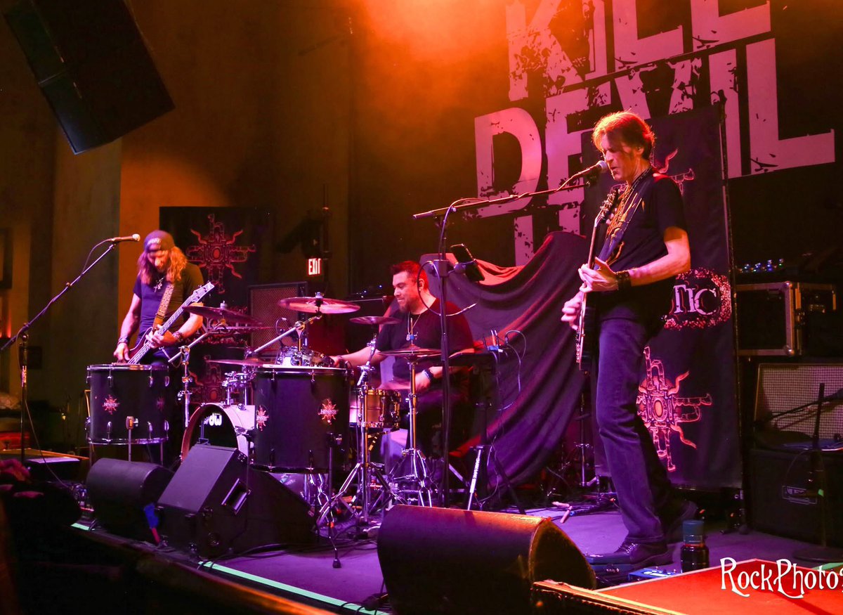 It Was FIERCE! It Was HEAVY! It Was An AWESOME Night!
Big thanks to all of you Rawkers who brought it and made this night so special for hIPNOSTIC and Kill Devil Hill! Your wonderful support for Live Original Heavy Rock means so much to both bands. <a href="/HOBAnaheim/">House of Blues Anaheim</a>