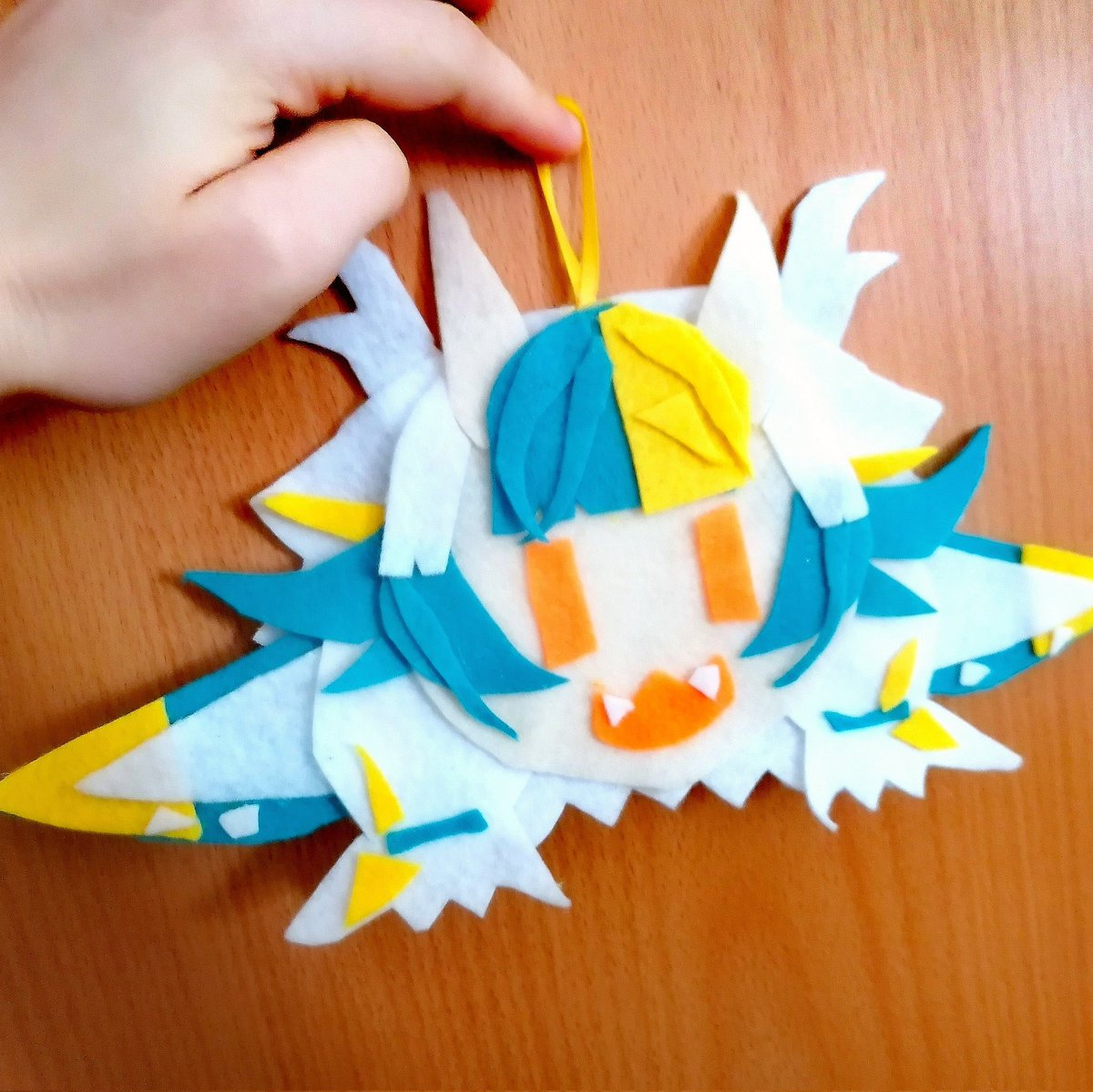 Hallo, das ist Filzalb und meine Hände sind voller Sekundenkleber!