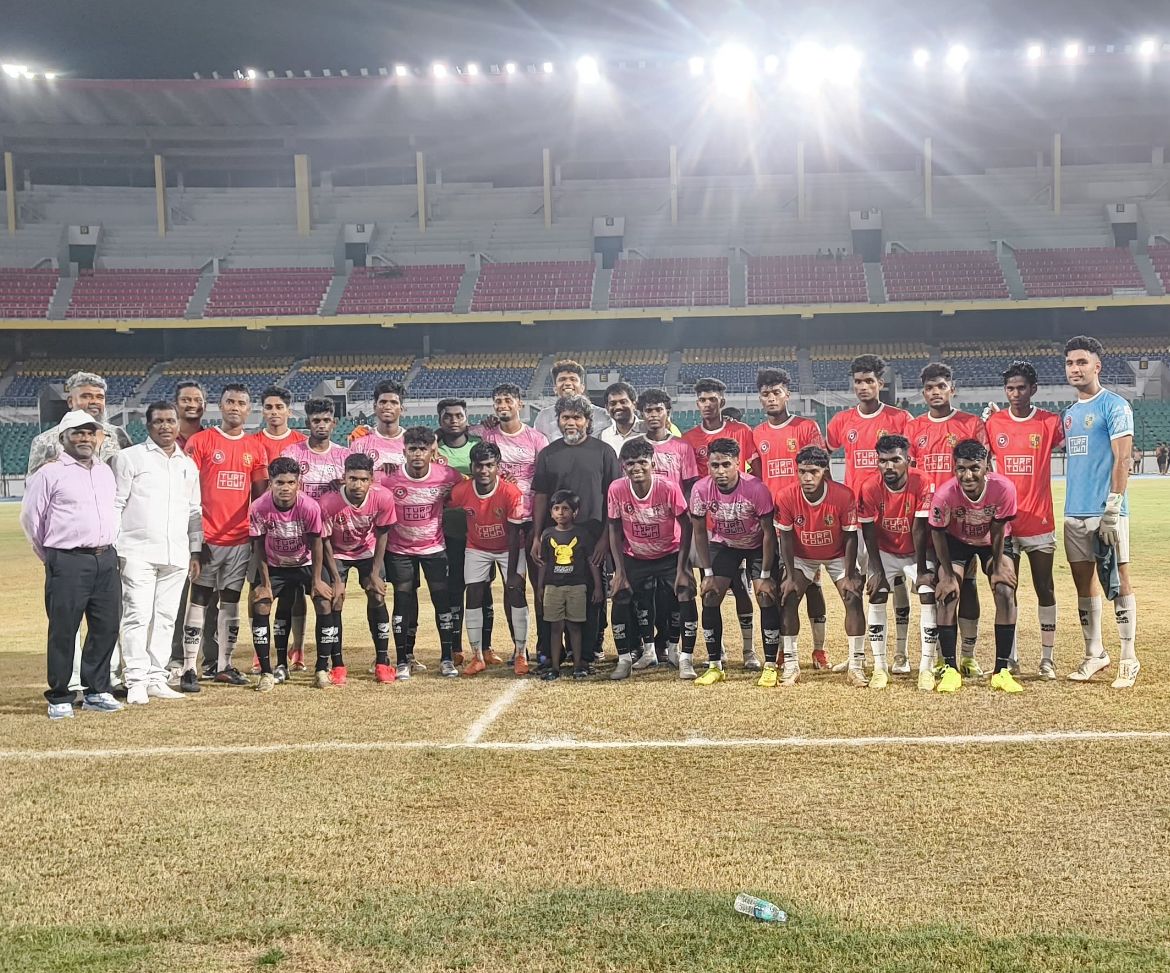 kayaldevaraj's tweet photo. #FootBallMakka The Grand Finale of #Porkkalam Season 3
Kick started by Director PA Ranjit at Jawaharlal Nehru Stadium now ❤️
@beemji @Makkafootball @berntweets @viwinsr
@Icchennai @scsteds2000 @sureshchandraa
@Abdulnassaroffl
@Donechannel1
#harrykaruppu https://t.co/lf9s0cTzLp