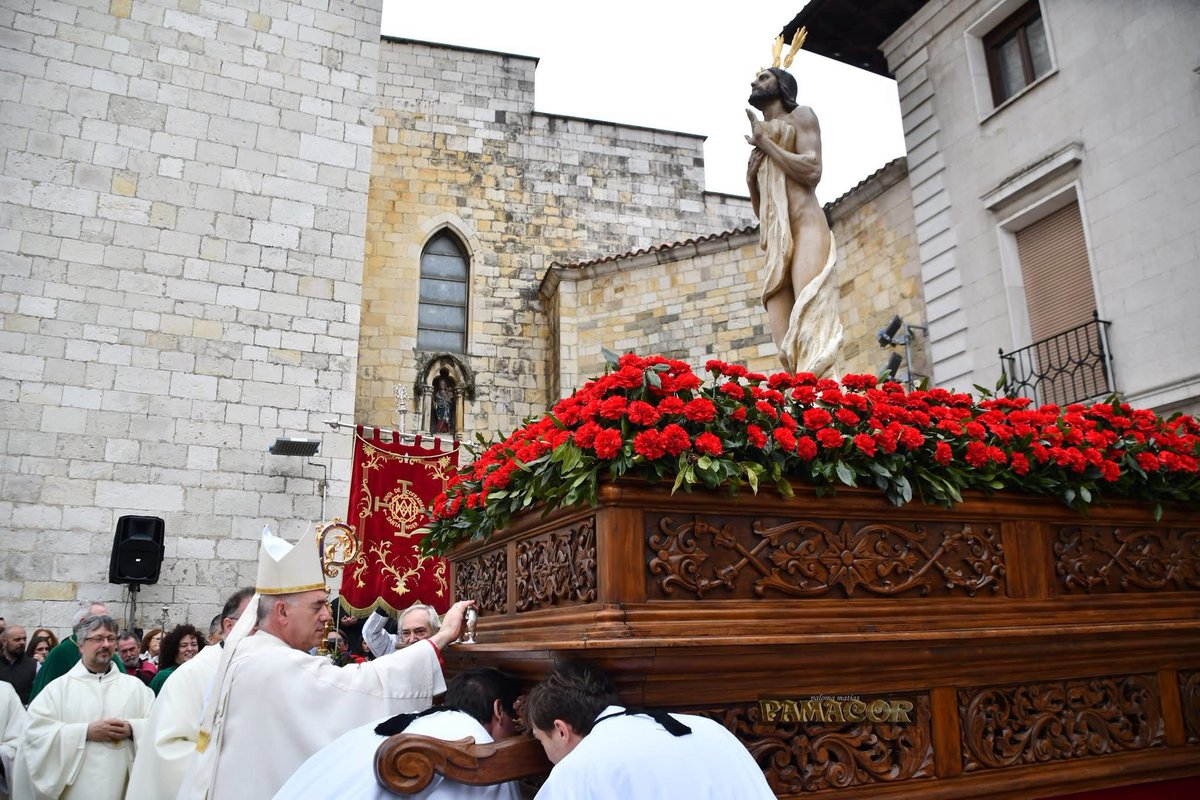 Domingo de Resurrección: “Procesión del Resucitado”. #SemanaSanta2025 #ViralCofrade #SemanaSantaSantander