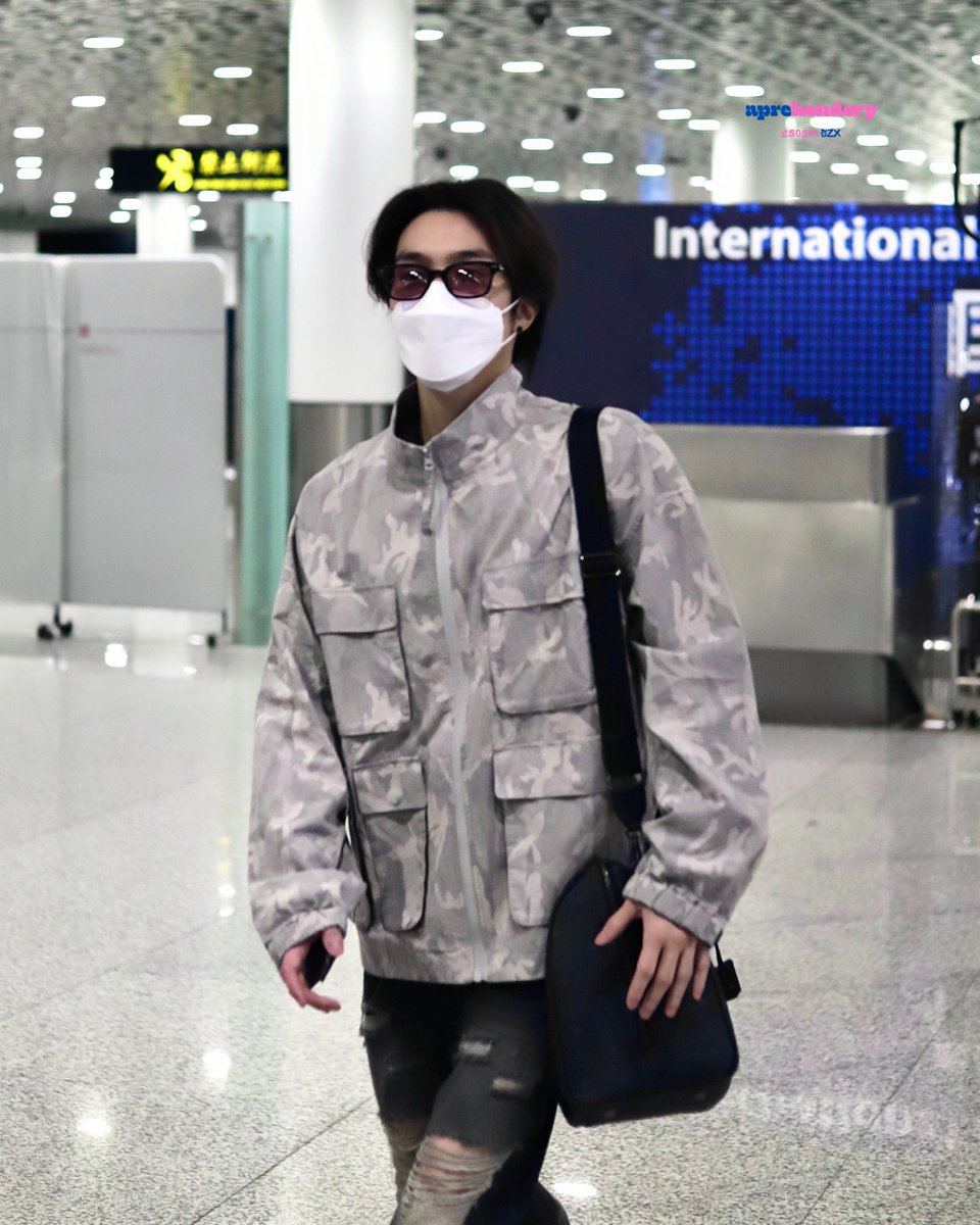 250501 SZX

#WayV #威神V #웨이션브이 #Hendery #黄冠亨 #헨드리