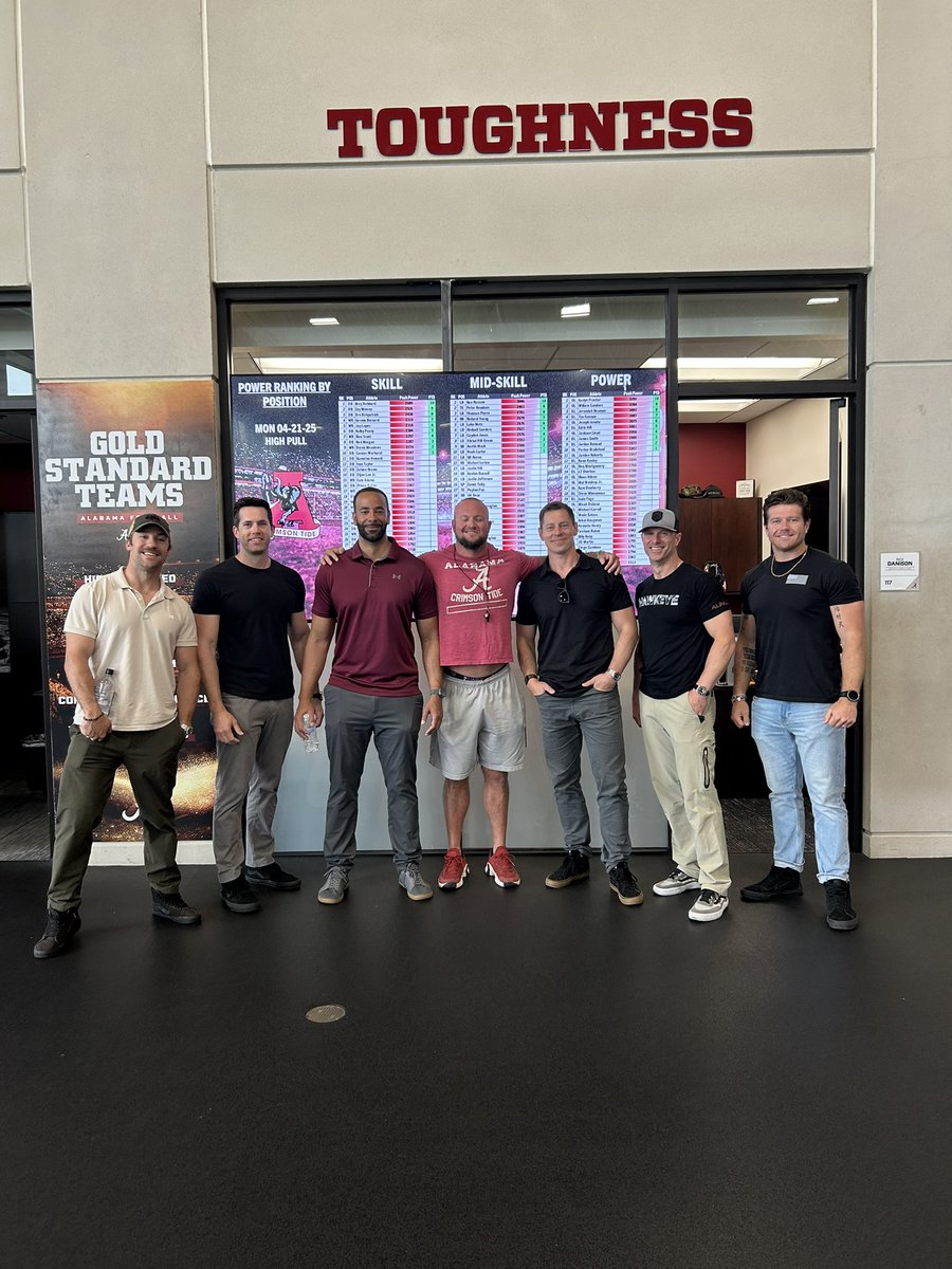 Was an honor talking with some of our Nation’s BAMF.  USSS Counter Assault Team. #USA #ROLLTIDE