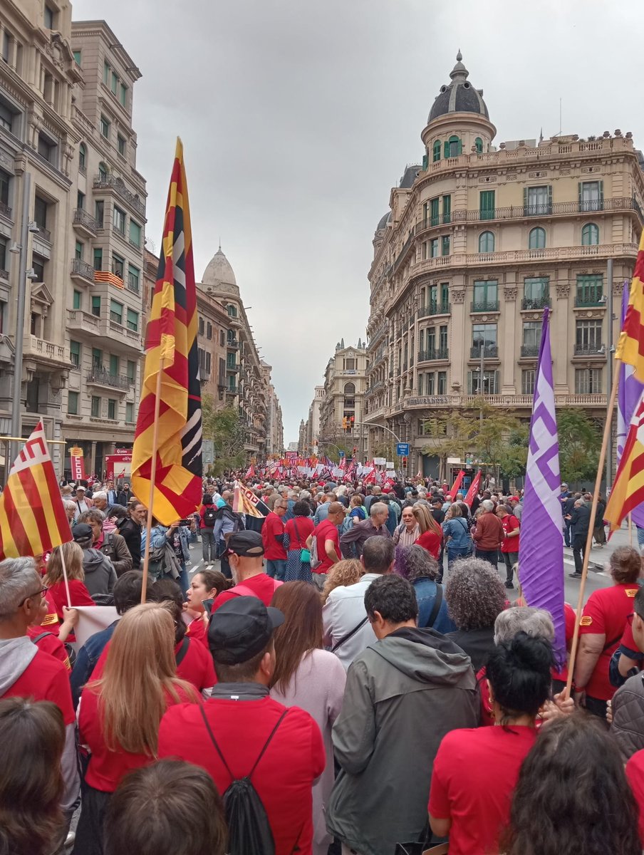 La secció sindical de @ccooajtbcn hem sortit aquest #1deMaig per reivindicar la lluita de la clase treballadora!✊