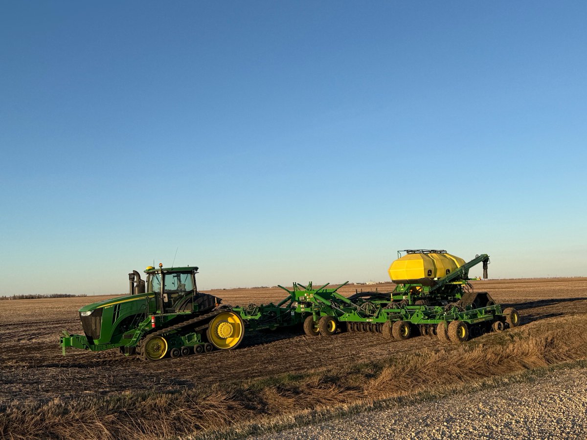 🚜 Pitura Employee Pic Of The Month 🚜 
A new season brings fresh growth, long days and the promise of a strong crop.  April's pic captures that spring energy as seed hits the ground.
📷 Blair Thorsteinson - Planning and logistics coordinator 
#Plant25 #Seeding #PicOfTheMonth