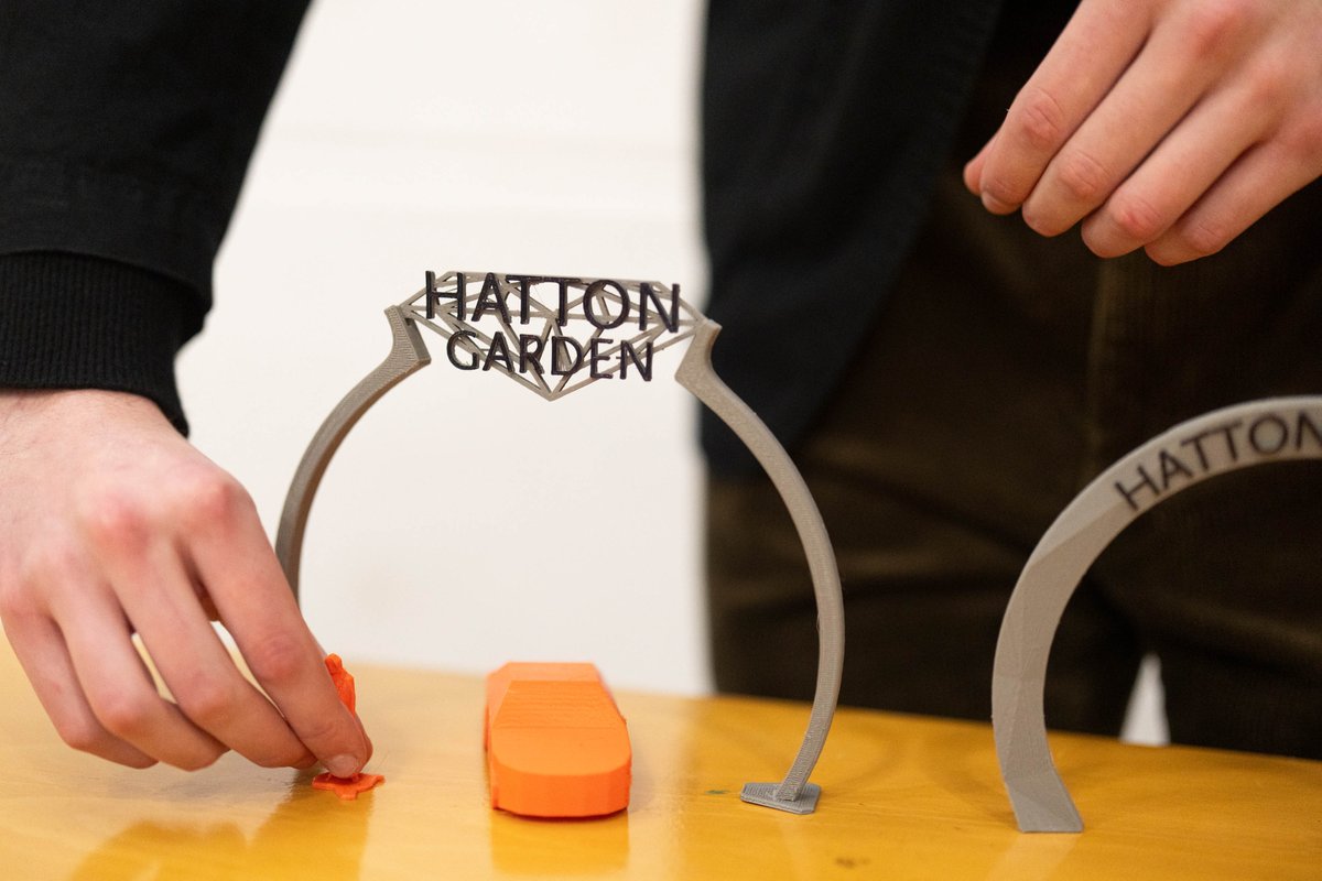 We recently held a public consultation to hear from local businesses on our concept designs for new gateway signage into Hatton Garden 🚗 There’s still time to share your feedback! 

View the designs and have your say: ow.ly/5rso50VBErv