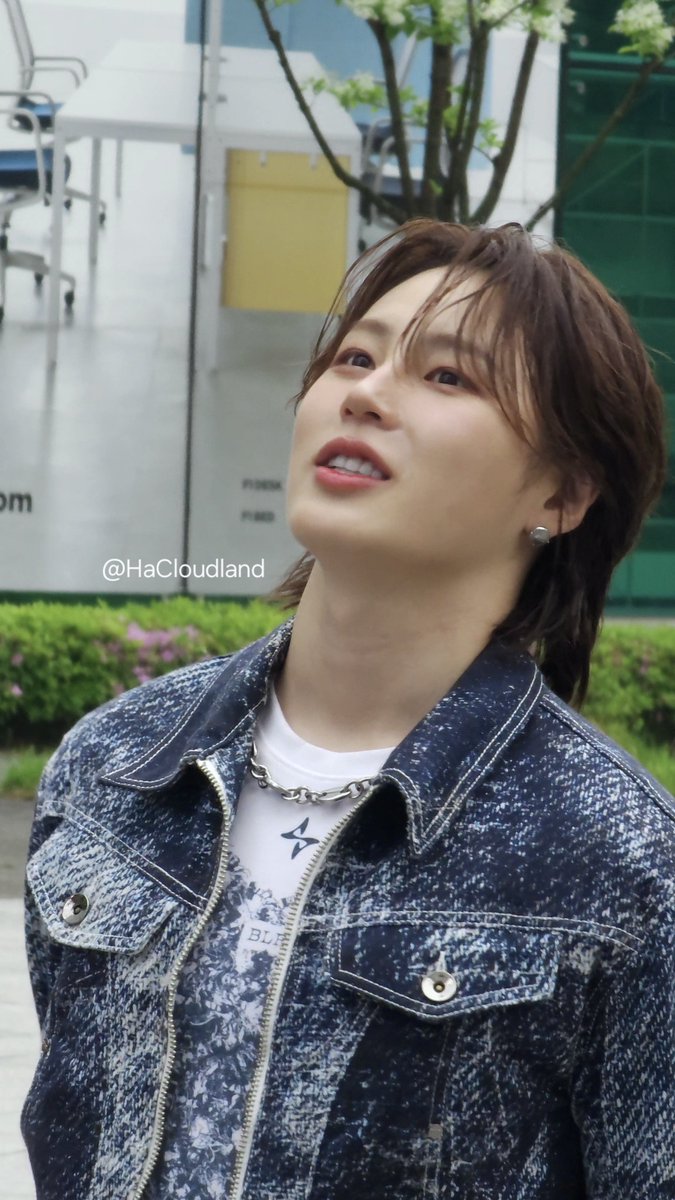 눈도 반짝 코도 반짝
하성운 코꾸몽 진짜 쪼꼬매 ㄱㅇㅇ..