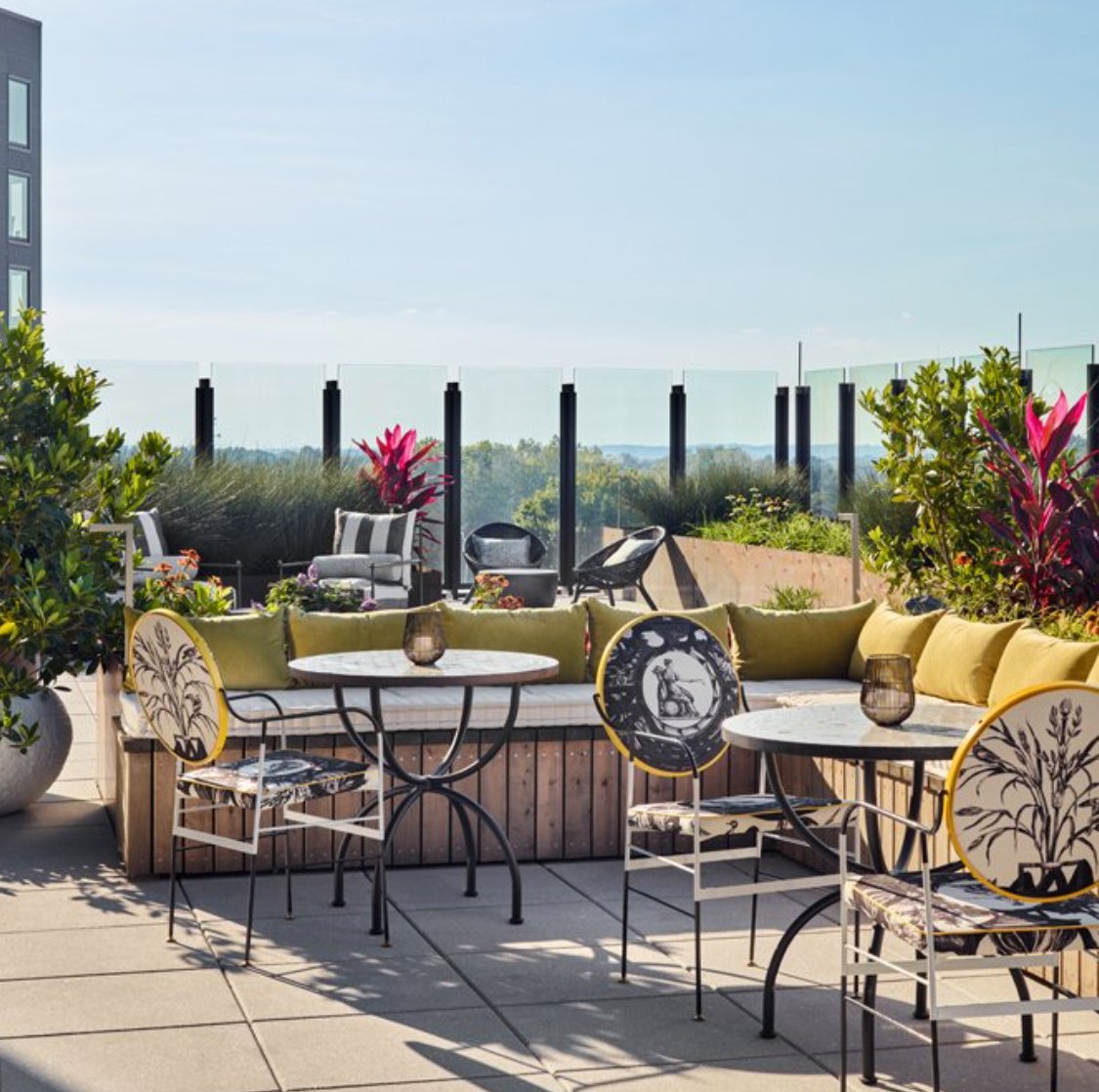 Private event for 30 with chef-selected bites, wine + beer, and one of the coolest venues in the city?

Bidding is open now-May 7th for the Electric Room experience, brought to you by Star Metals + Electric Hospitality.

Check it out: bomashow.org/silent-auction
