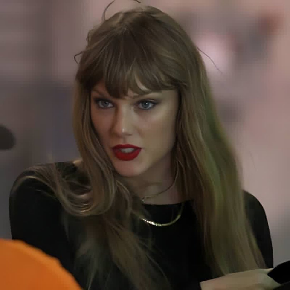 Taylor Swift for gods sake just save us from this DROUGHT in the Music Industry!!!