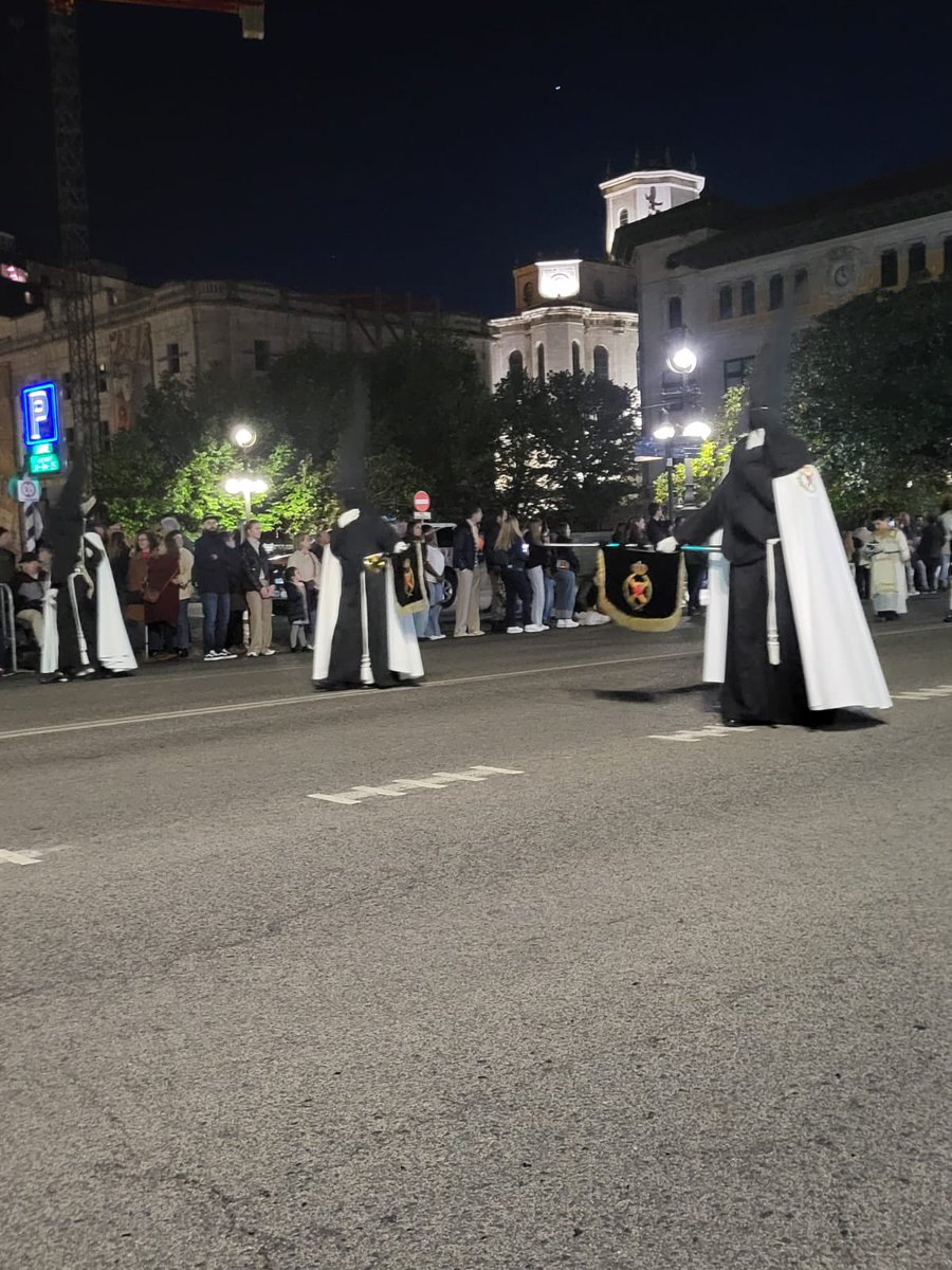 Viernes Santo: “Procesión general del Santo Entierro del Señor”. #SemanaSanta2025 #ViralCofrade #SemanaSantaSantander