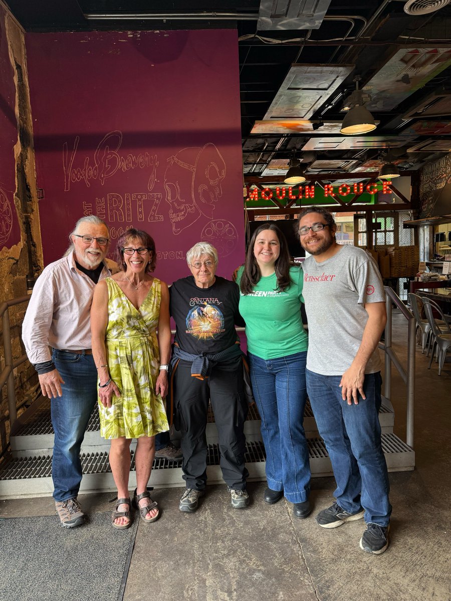 A crew of Greens traveled to New Kensington for the @endpacorruption Rank the Beers/Rank the Pizza event this past Saturday! Our existing voting system is broken and #RankedChoiceVoting is one way to make it better.
