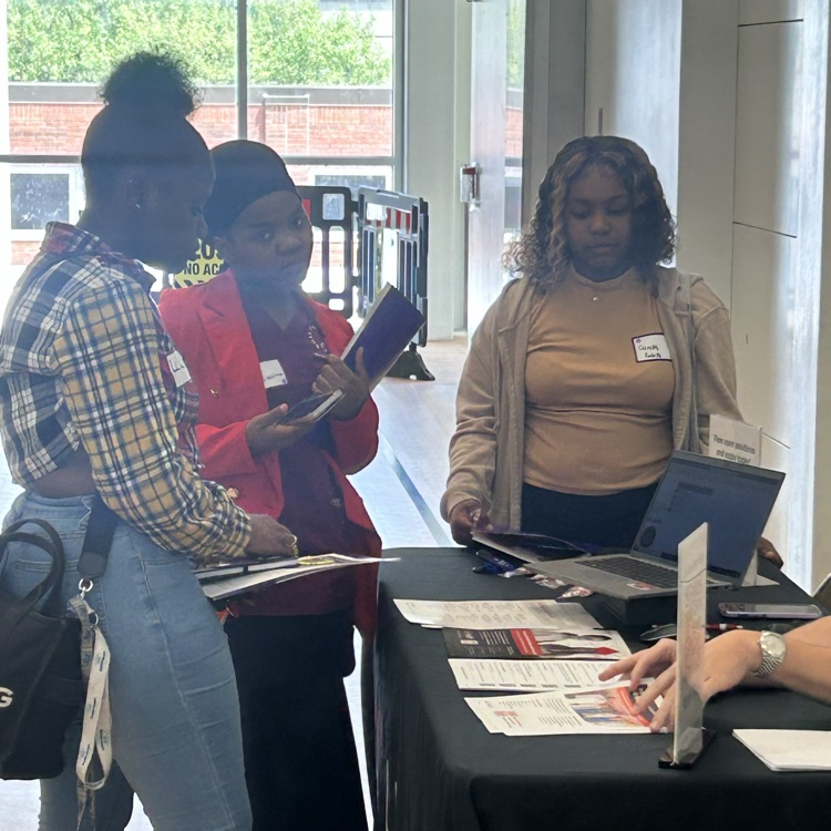 Doss_High's tweet image. After the Tassel field trip at Valley High School. Students preparing for life after high school!
#dragons