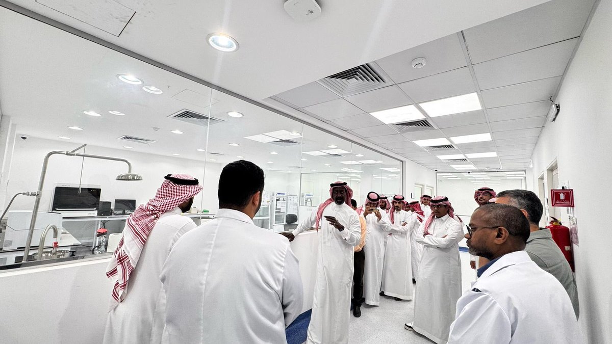 دعم جهود التقنية الحيوية في المملكة العربية السعودية 🇸🇦

في إطار مذكرة التفاهم الموقعة بين نوفو جينومكس وجامعة الإمام محمد بن سعود الإسلامية، سعدنا باستضافة وفد من كلية العلوم من أساتذة وطلاب في زيارة لمختبراتنا.

هذه الزيارة ليست مجرد جولة، بل تعكس التزامنا العميق ببناء القدرات،