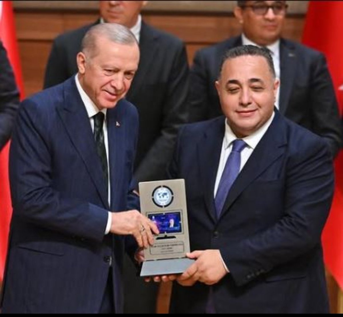 yalniz_kurt_TR's tweet photo. Zafer Şahin beyi;
 kimselere yedirecek değiliz...❗

Adamlığının zekatını verse, mâlûm kitle ihya olur 

Zafer Şahin Adamdır 🇹🇷 🇹🇷 🇹🇷 
____
Telef / Polisler /Anne / Şişli / Memurlar / Sigara / Benzin #taksimdezulüm mü var mış? 😃
#israilyanıyor , bir tas su dökenin...😡 https://t.co/ipV1odkm35