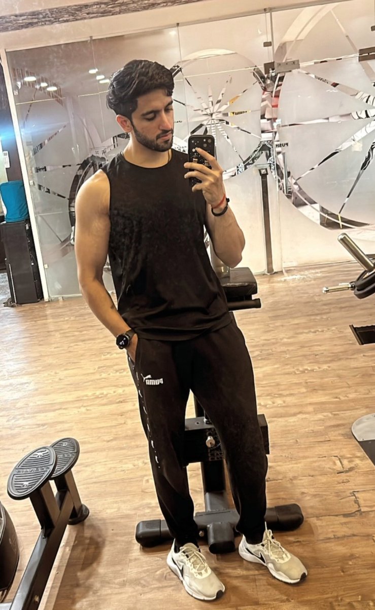 Cherry Malhotra (@cherrytej10) on Twitter photo 