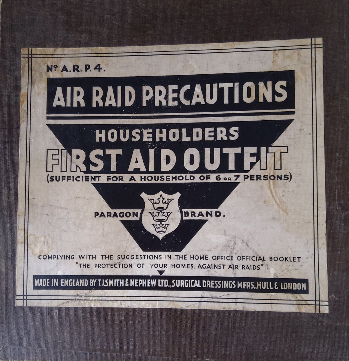 Continuing our commemoration of #VEDay we’re featuring this householders’ first aid kit.

It contains several bandages with instructions on how to deal with broken bones.

There are also some smelling salts, information on how to deal with bleeding and a gas attack.