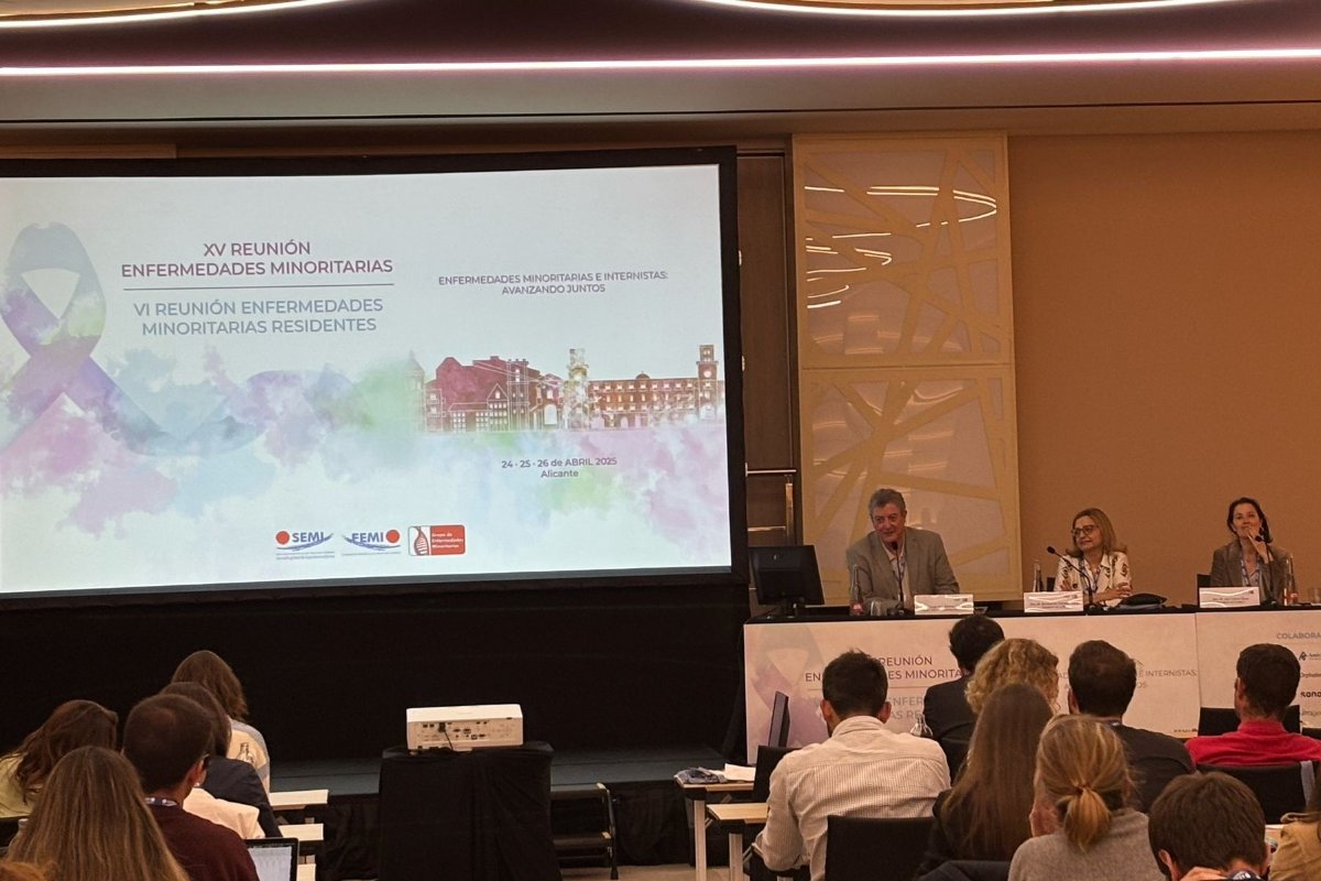 Raras pero Reales (@rarasreales) on Twitter photo La mejora en las técnicas de análisis genético podría permitir diagnosticar #EnfermedadesRaras previamente no identificadas.
Se dijo en la XV Reunión <a href="/Sociedad_SEMI/">Sociedad Española de Medicina Interna (SEMI)</a>.
También se revindicó el papel de #MedicinaInterna en los procesos de transición de la infancia a la edad adulta La mejora en las técnicas de análisis genético podría permitir diagnosticar #EnfermedadesRaras previamente no identificadas.
Se dijo en la XV Reunión <a href="/Sociedad_SEMI/">Sociedad Española de Medicina Interna (SEMI)</a>.
También se revindicó el papel de #MedicinaInterna en los procesos de transición de la infancia a la edad adulta