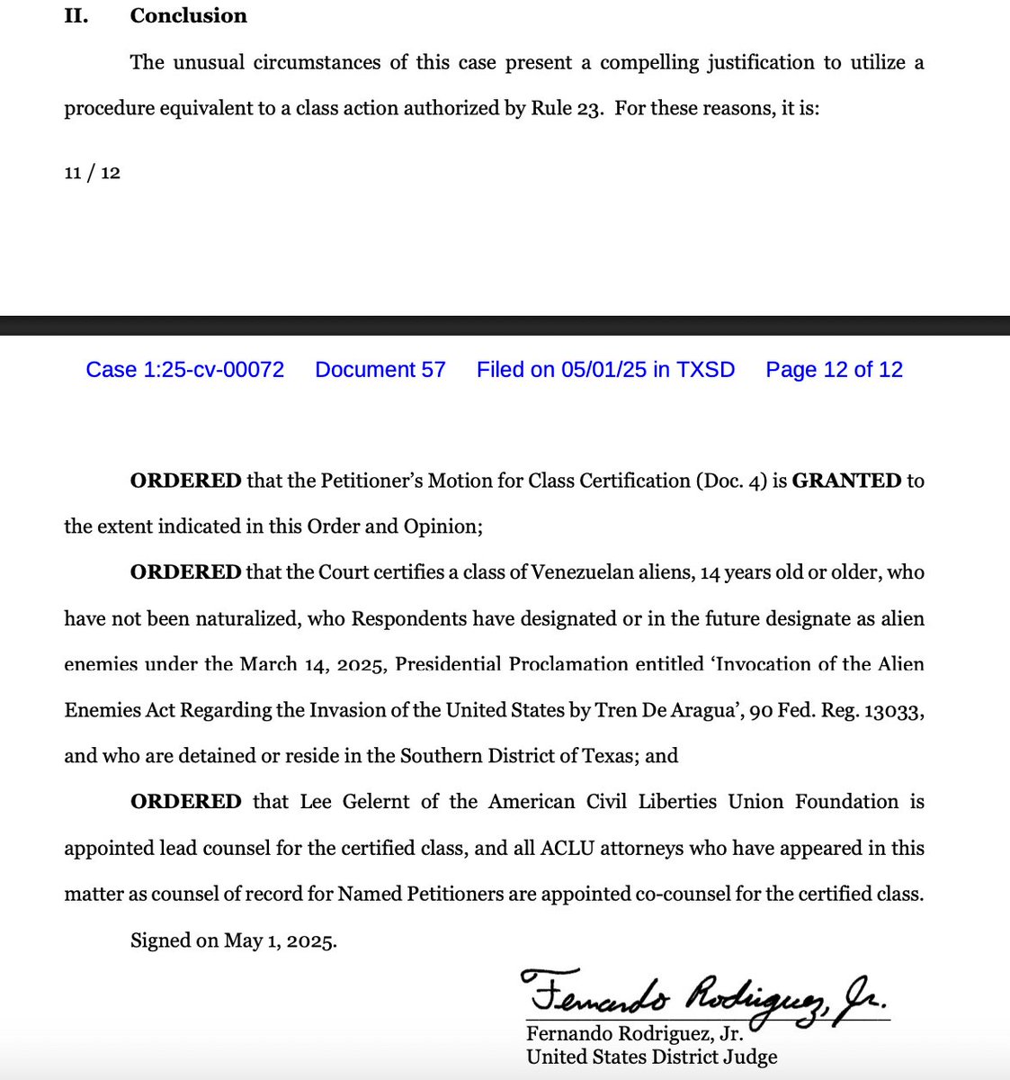 JUST IN: A federal judge in Texas, appointed by Donald Trump, will allow those targeted by the Alien Enemies Act in South Texas to proceed with a class action against the government. 

storage.courtlistener.com/recap/gov.usco…