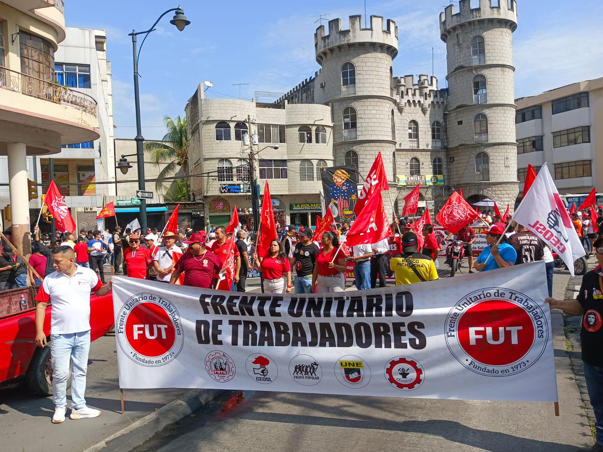 #1Mayo
Unidad y Lucha por la Vida, el trabajo digno y los derechos 
#1MayoEnLasCalles #SomosUnidadPopular #SomosPueblo