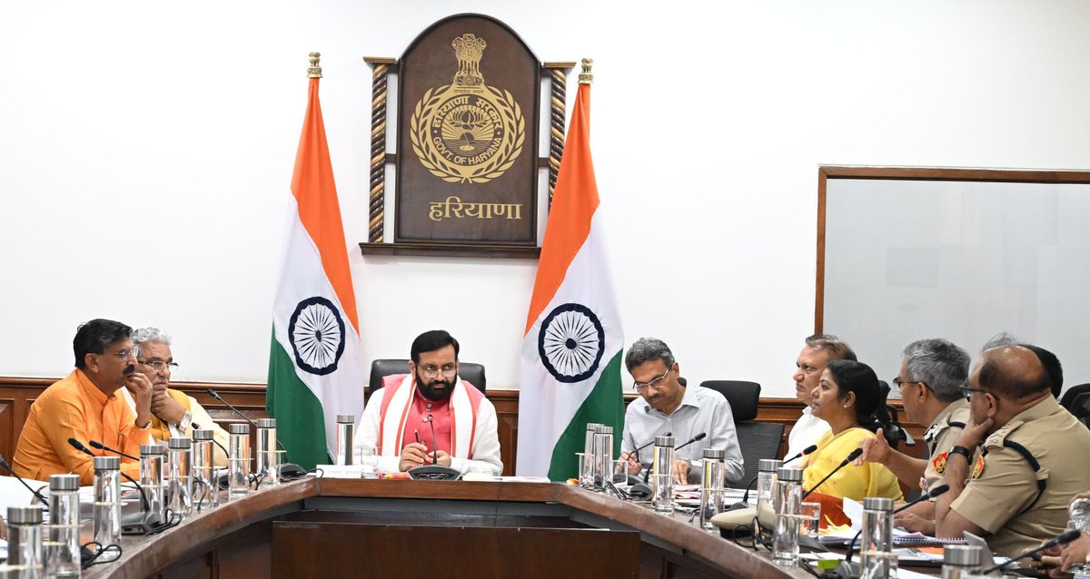 DPR Haryana (@diprharyana) on Twitter photo рдореБрдЦреНрдпрдордВрддреНрд░реА рд╢реНрд░реА <a href="/NayabSainiBJP/">Nayab Saini</a> рдиреЗ рдХрд╣рд╛ рдХрд┐ рдЕрдиреБрд╕реВрдЪрд┐рдд рдЬрд╛рддрд┐ рдХреЗ рд╡реНрдпрдХреНрддрд┐ рдХрд╛ рдЙрддреНрдкреАрдбрд╝рди рдирд╣реАрдВ рд╣реЛрдиреЗ рджрд┐рдпрд╛ рдЬрд╛рдПрдЧрд╛ред рдЙрдиреНрд╣реЛрдВрдиреЗ рдирд┐рд░реНрджреЗрд╢ рджрд┐рдП рдХрд┐ рдЕрдиреБрд╕реВрдЪрд┐рдд рдЬрд╛рддрд┐ /рдЕрдиреБрд╕реВрдЪрд┐рдд рдЬрдирдЬрд╛рддрд┐ (рдЕрддреНрдпрд╛рдЪрд╛рд░ рдирд┐рд╡рд╛рд░рдг) рдЕрдзрд┐рдирд┐рдпрдо, 1989 рдХреЗ рддрд╣рдд рджрд░реНрдЬ рдХрд┐рдпреЗ рдЧрдП рдорд╛рдорд▓реЛрдВ рдореЗрдВ 60 рджрд┐рди рдХреЗ рдЕрдВрджрд░ рдХреЛрд░реНрдЯ рдореЗрдВ рдЬрд╛рдВрдЪ рдХреА рд░рд┐рдкреЛрд░реНрдЯ рджрд╛рдЦрд┐рд▓ рд╣реЛрдиреА рдЪрд╛рд╣рд┐рдПред рдореБрдЦреНрдпрдордВрддреНрд░реА рд╢реНрд░реА <a href="/NayabSainiBJP/">Nayab Saini</a> рдиреЗ рдХрд╣рд╛ рдХрд┐ рдЕрдиреБрд╕реВрдЪрд┐рдд рдЬрд╛рддрд┐ рдХреЗ рд╡реНрдпрдХреНрддрд┐ рдХрд╛ рдЙрддреНрдкреАрдбрд╝рди рдирд╣реАрдВ рд╣реЛрдиреЗ рджрд┐рдпрд╛ рдЬрд╛рдПрдЧрд╛ред рдЙрдиреНрд╣реЛрдВрдиреЗ рдирд┐рд░реНрджреЗрд╢ рджрд┐рдП рдХрд┐ рдЕрдиреБрд╕реВрдЪрд┐рдд рдЬрд╛рддрд┐ /рдЕрдиреБрд╕реВрдЪрд┐рдд рдЬрдирдЬрд╛рддрд┐ (рдЕрддреНрдпрд╛рдЪрд╛рд░ рдирд┐рд╡рд╛рд░рдг) рдЕрдзрд┐рдирд┐рдпрдо, 1989 рдХреЗ рддрд╣рдд рджрд░реНрдЬ рдХрд┐рдпреЗ рдЧрдП рдорд╛рдорд▓реЛрдВ рдореЗрдВ 60 рджрд┐рди рдХреЗ рдЕрдВрджрд░ рдХреЛрд░реНрдЯ рдореЗрдВ рдЬрд╛рдВрдЪ рдХреА рд░рд┐рдкреЛрд░реНрдЯ рджрд╛рдЦрд┐рд▓ рд╣реЛрдиреА рдЪрд╛рд╣рд┐рдПред