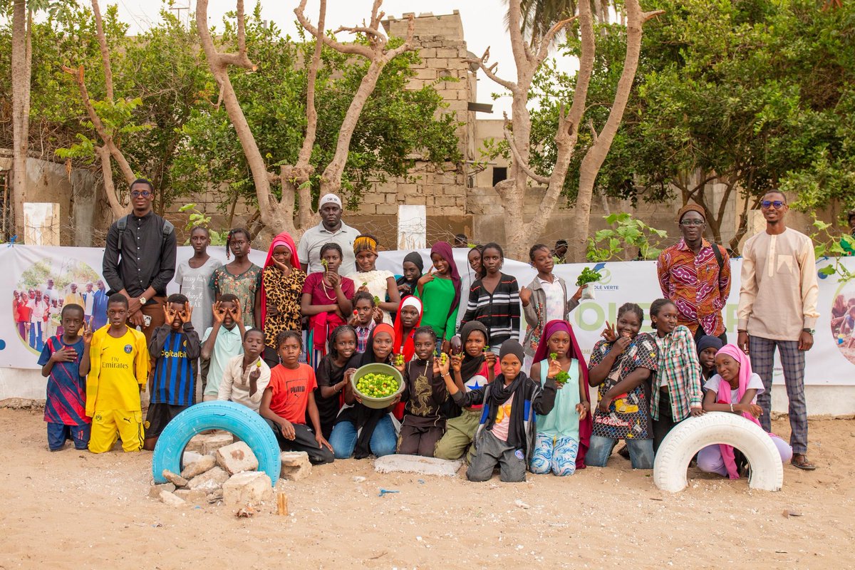VerteAction's tweet photo. Retour en images sur la Journée Porte Ouverte du Jardin Scolaire École Verte https://t.co/1YqHYqYClg