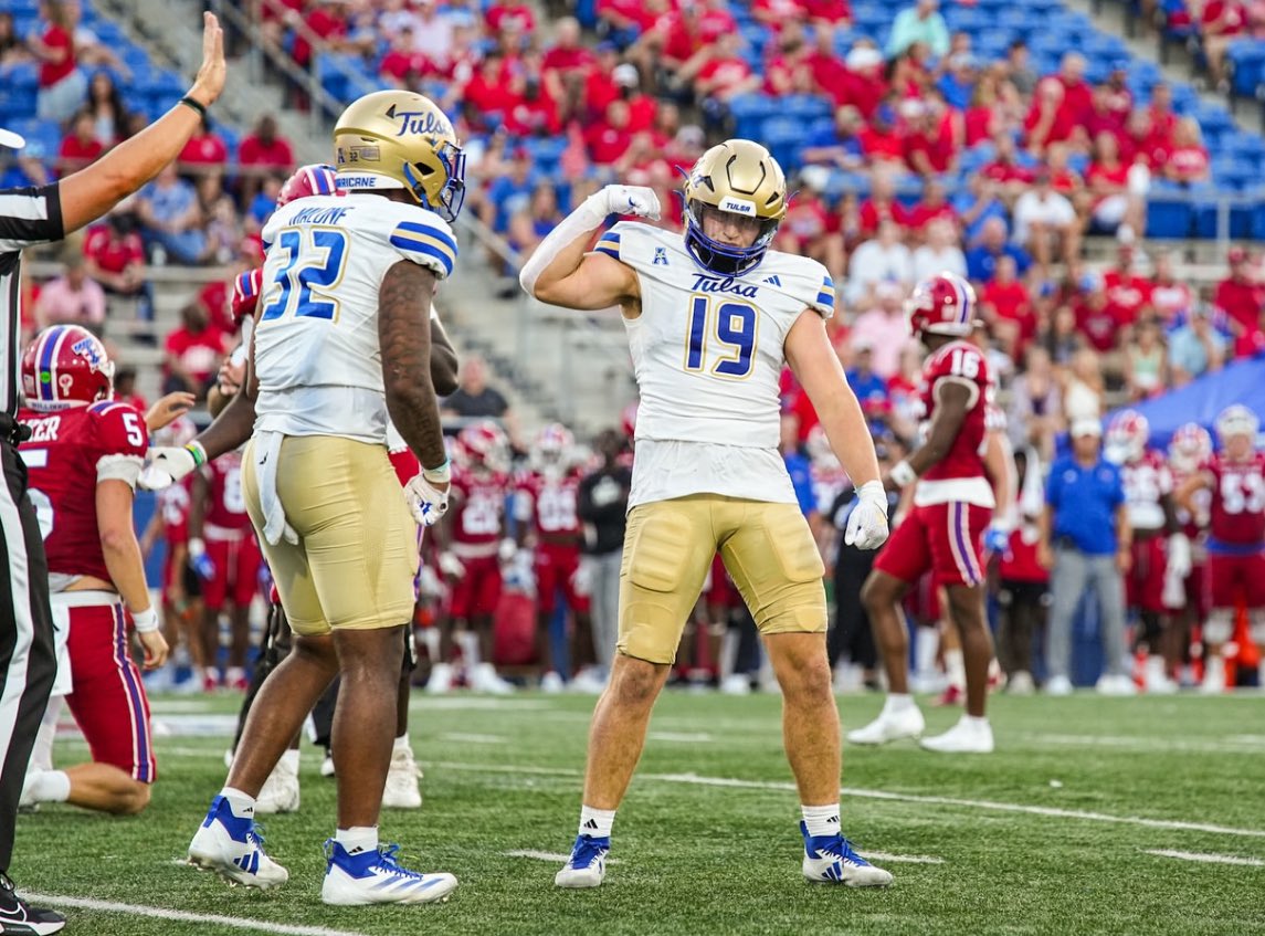 Michael “Mikey” Domanik (@michaeldomanik8) on Twitter photo AG2G!! Thank you to my teammates, coaches, and family for helping me earn an offer from the University of Tulsa!
<a href="/Coach_Barfield/">Carter Barfield</a> AG2G!! Thank you to my teammates, coaches, and family for helping me earn an offer from the University of Tulsa!
<a href="/Coach_Barfield/">Carter Barfield</a>