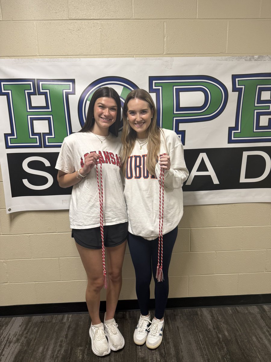 🚨🎓 GRADUATING HOPE SQUAD MEMBERS 🚨🎓 

Please stop by room 1237 during 1st or 6th period to pick up your hope squad cord! 
We are so proud of you and can’t wait to see all you achieve!