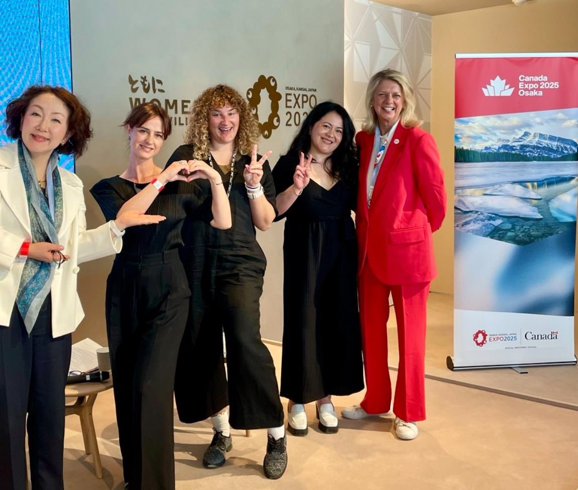 Laurie Peters🇨🇦 (@peters_lj) on Twitter photo Quel plaisir de partager la scène avec ces femmes inspirantes lors de notre première session de dialogue : #RégénérationnELLE tenue au #PavillionFemmes en collaboration avec Cartier. 💡💪🚺
<a href="/CanadaExpo/">Canada Expo</a> 🇨🇦
<a href="/expo2025japan/">Expo 2025 Osaka Kansai</a> 🇯🇵 Quel plaisir de partager la scène avec ces femmes inspirantes lors de notre première session de dialogue : #RégénérationnELLE tenue au #PavillionFemmes en collaboration avec Cartier. 💡💪🚺
<a href="/CanadaExpo/">Canada Expo</a> 🇨🇦
<a href="/expo2025japan/">Expo 2025 Osaka Kansai</a> 🇯🇵