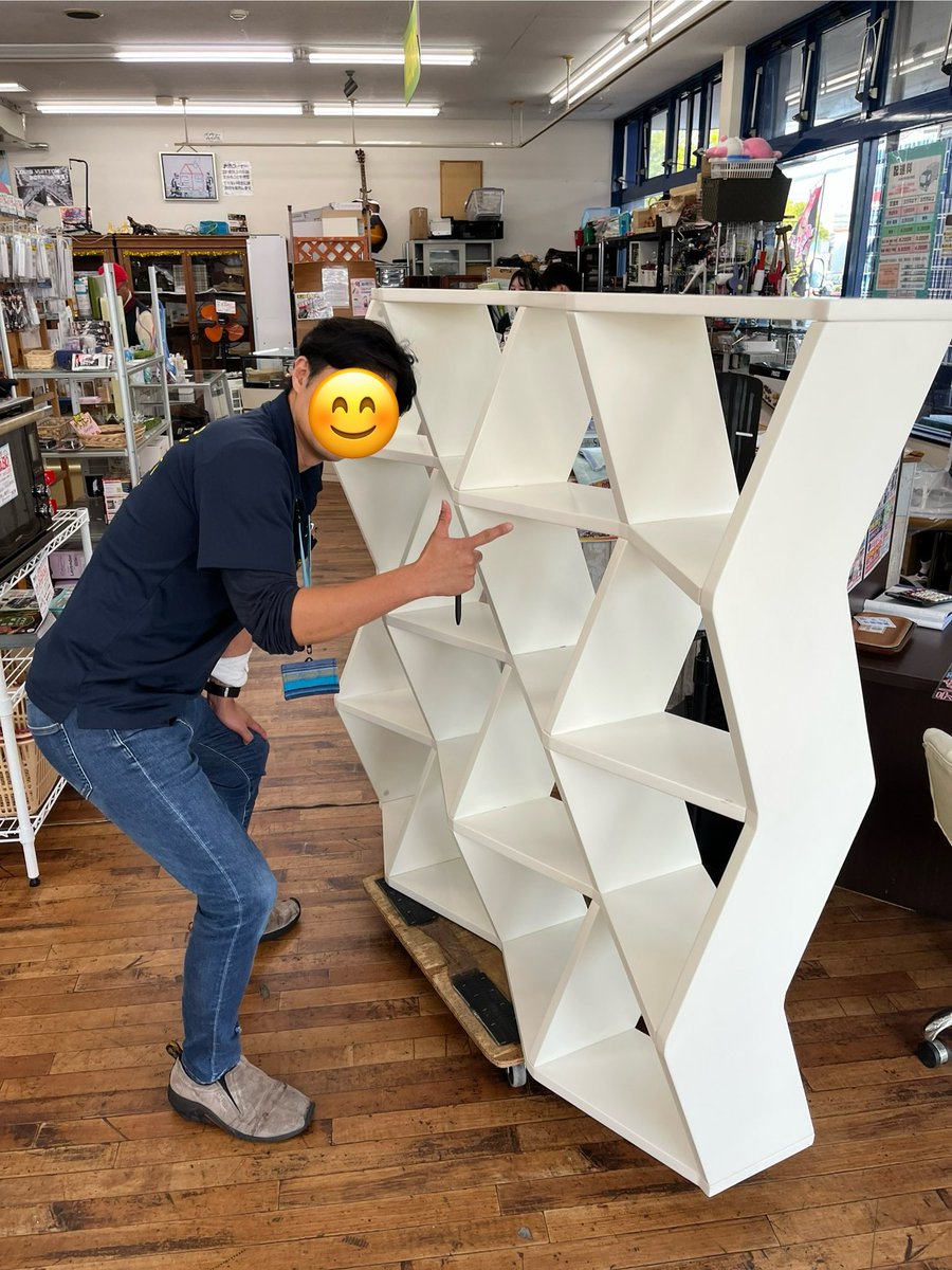 pcdrbit's tweet image. リサイクルマート守山店の
社長に、おしゃれな棚を
譲っていただきました！
ありがとう❣️