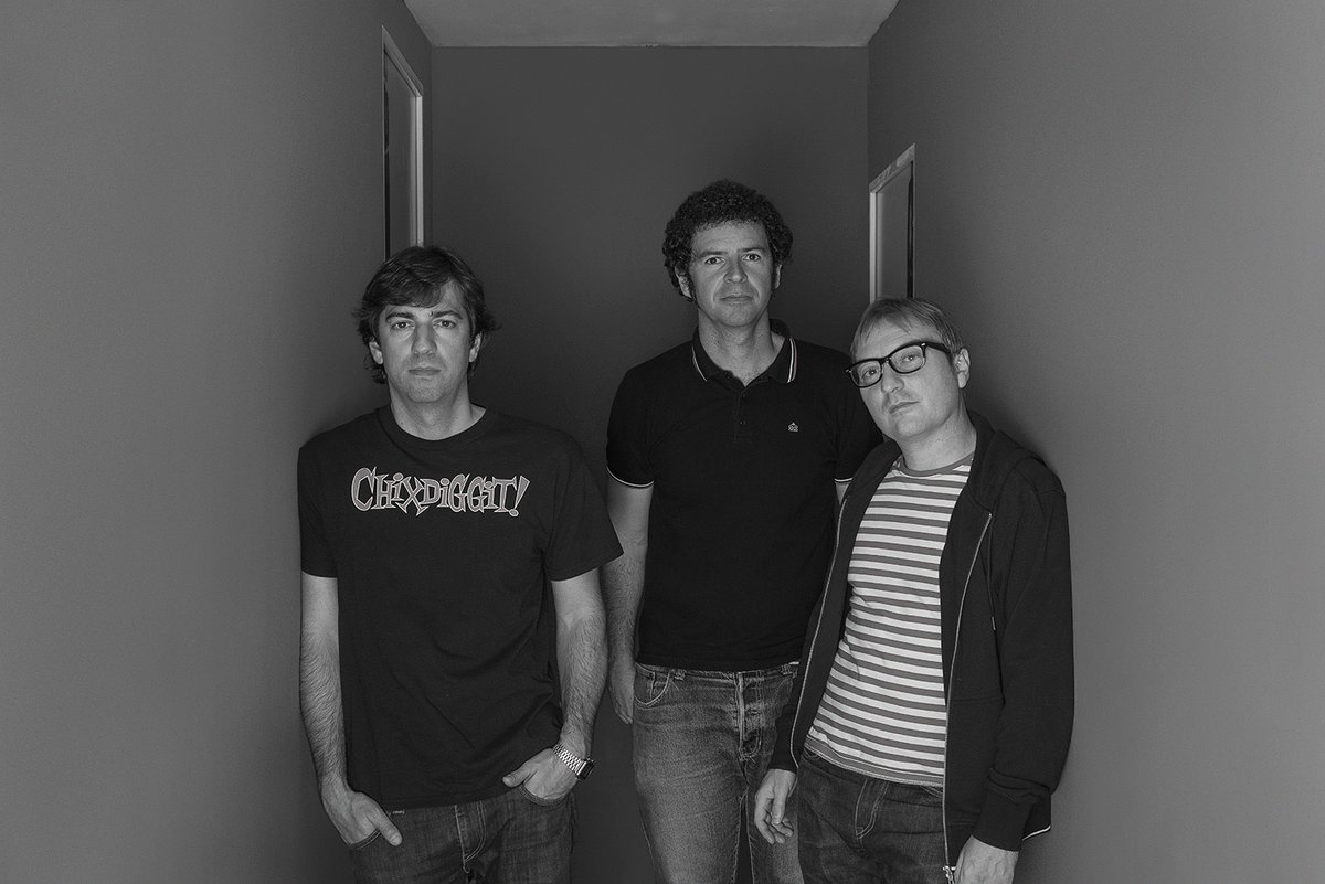 Se cumplen 10 años de nuestro sexto Lp, "Gotham Te Necesita", que editó <a href="/SonyMusicSpain/">Sony Music Spain</a> <a href="/SonyLegacySpain/">SonyLegacySpain</a> a finales de abril de 2015.
Flipante Art work obra de Los Kennedy ( Álvaro <a href="/unbuentipo_dsg/">Álvaro Fernández</a> &amp; Javi Medialdea ). 
Producido por <a href="/chnombela/">Carlos Hdez Nombela</a>