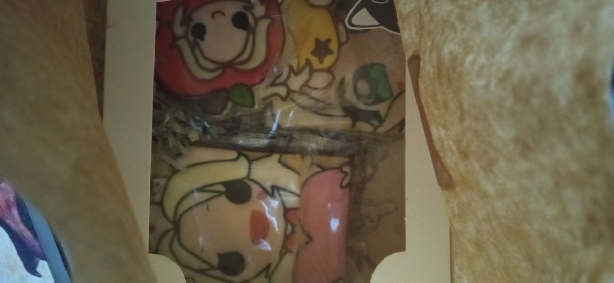 Sugarser0's tweet photo. Una marca de galletitas hizo nuestros emotes del canal ❤️ créanme que estoy muy feliz por este tipo de detalles tan hermosos que me tocan, cuando lleguen a mi cerro hago su respectiva promo y probarlas  en directo. 😭❤️ No lo merezco https://t.co/bsxgM5Ppdk