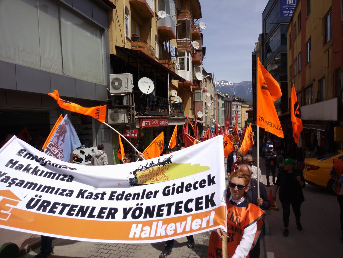 📍Artvin 

Emeğimize,hakkımıza yaşamımıza kastedenler gidecek üretenler yönetecek diyerek Artvin’de alanlardaydık.