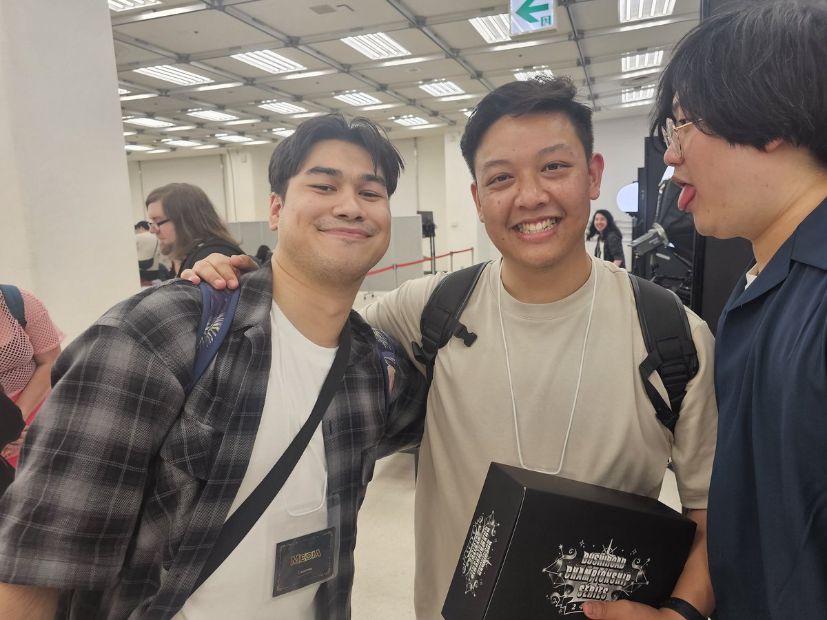 VgAkimo's tweet photo. Good luck to all the world participants! Excited to see some awesome game play across all four formats from players around the world! 

Thank you to everyone that took a picture with me and had a nice chat! If you missed me, feel free to come over for some video footage hehe https://t.co/A3WUKGPrSE