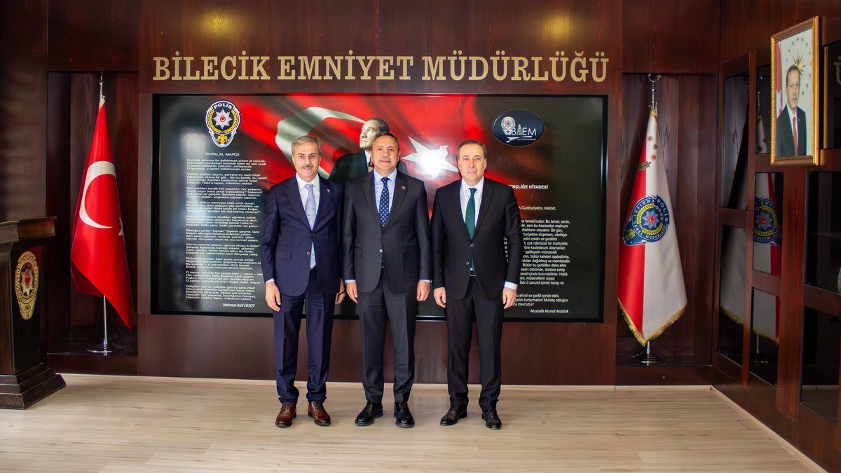 Milletvekilimiz Murat Kaya ile birlikte Bilecik İl Emniyet Müdürü Hakan Yılmaz'ı ziyaret ettik. Misafirperverliği için teşekkür ediyor, çalışmalarında kolaylıklar diliyorum.